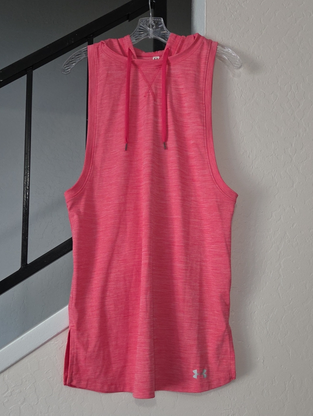 Under Armour Women's Pink Sleeveless Hoodie Tank Size S???